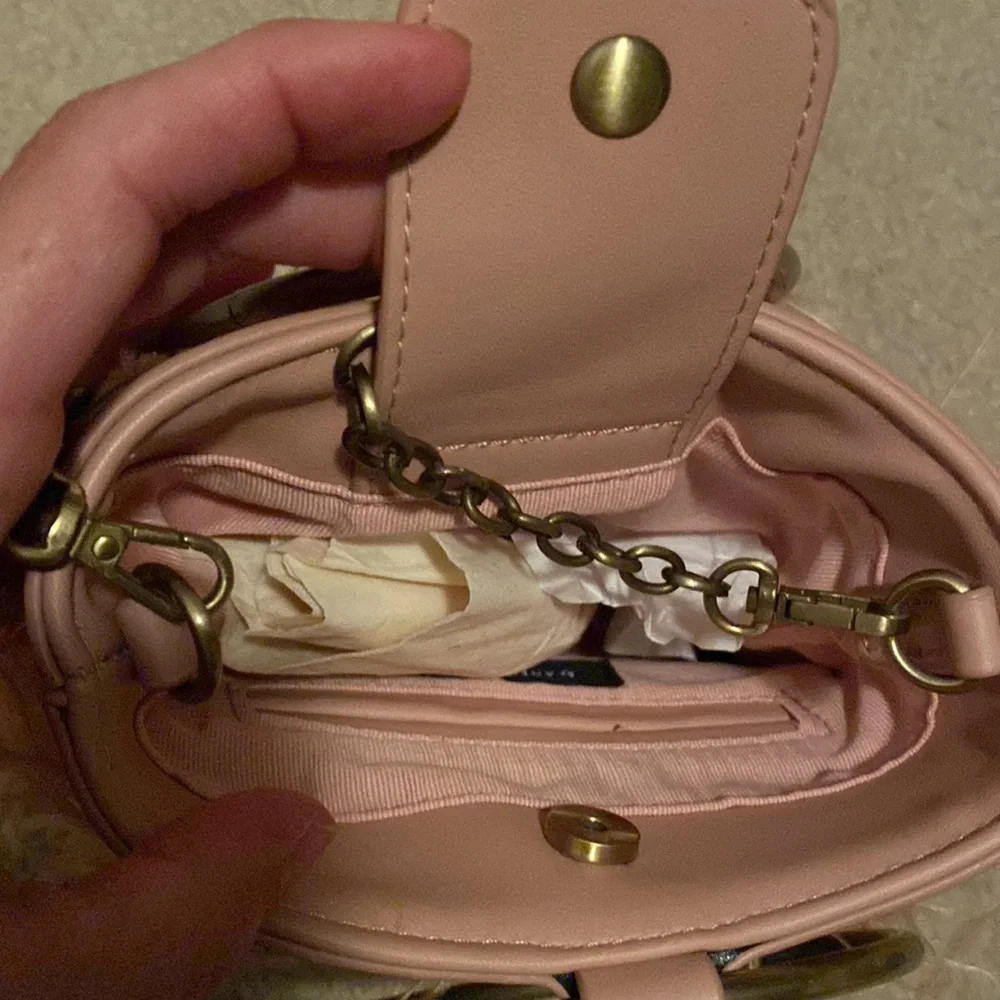 Anthropologie Evelyn feather bucket bag. NWOT - Picture 4 of 5